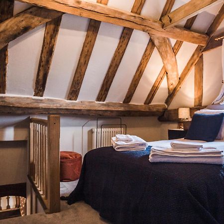 Villa Taylour House - Edenbridge, Sleeps 10, Historic, Unique Yet Modern Exterior foto