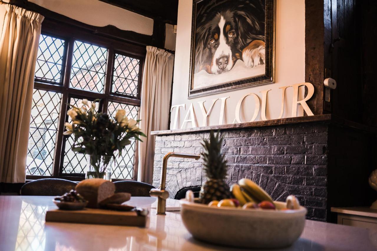 Villa Taylour House - Edenbridge, Sleeps 10, Historic, Unique Yet Modern Exterior foto