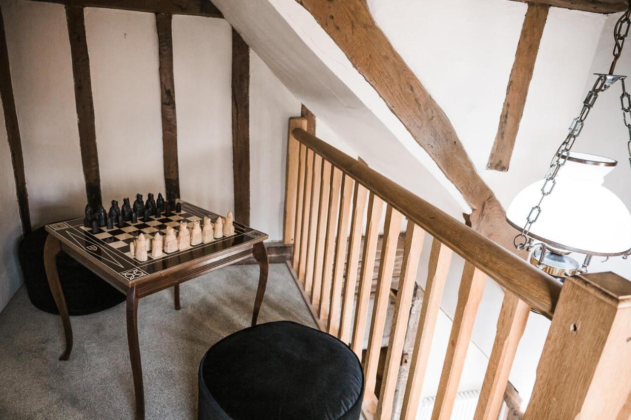 Villa Taylour House - Edenbridge, Sleeps 10, Historic, Unique Yet Modern Exterior foto